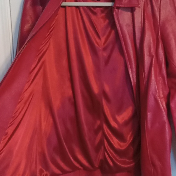 Dialogue Vintage Red Leather Women's Jacket - Picture 5 of 6